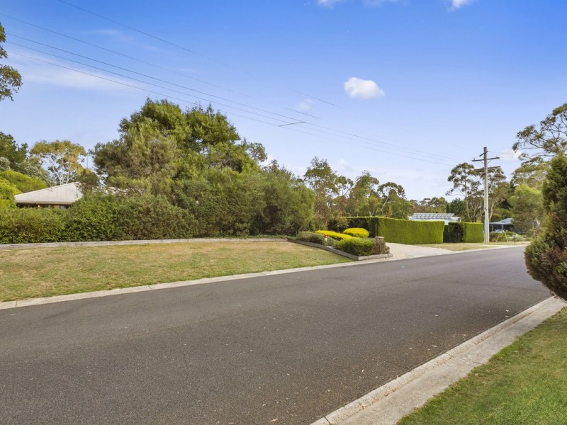 9 Timber Lane, Woodend VIC 3442