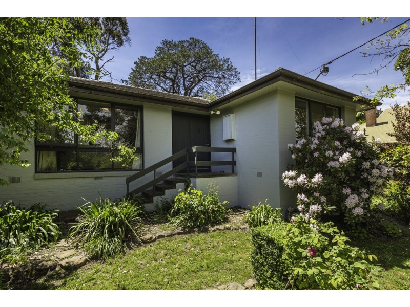 9 Noonan Grove, Woodend VIC 3442