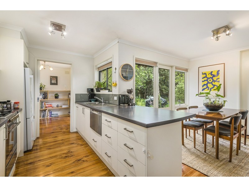 9 Noonan Grove, Woodend VIC 3442