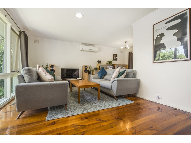 9 Noonan Grove, Woodend VIC 3442