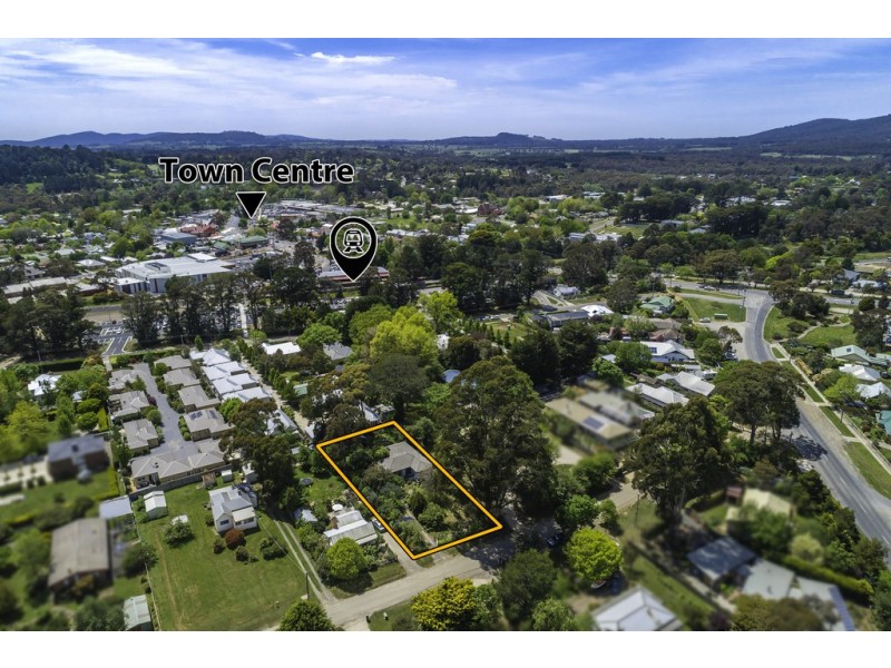 9 Noonan Grove, Woodend VIC 3442