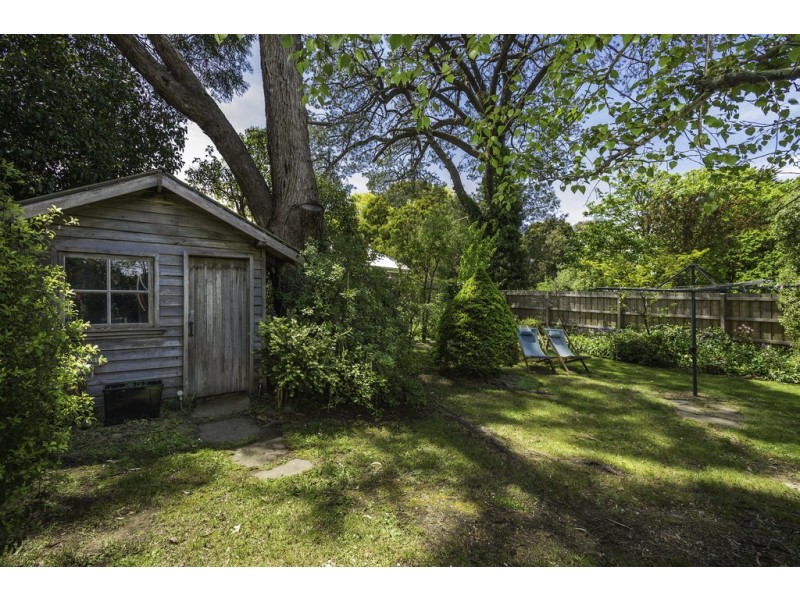 9 Noonan Grove, Woodend VIC 3442