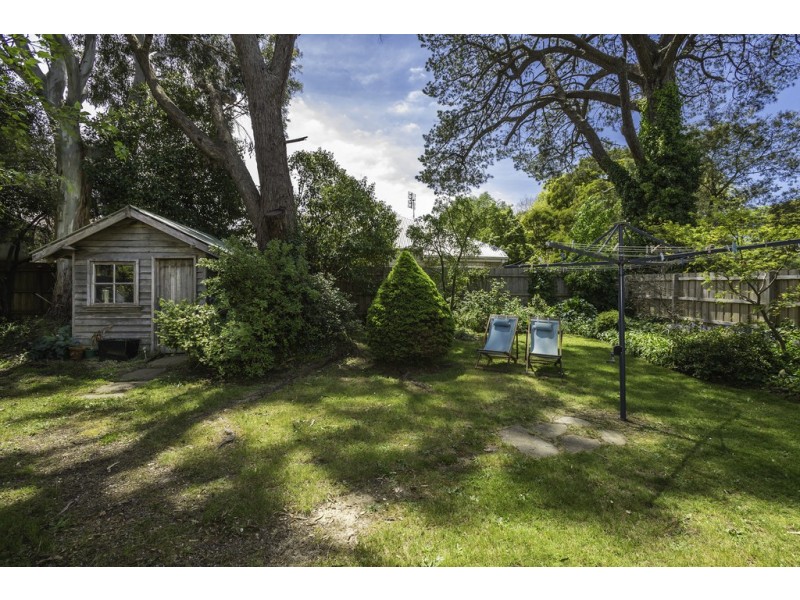 9 Noonan Grove, Woodend VIC 3442
