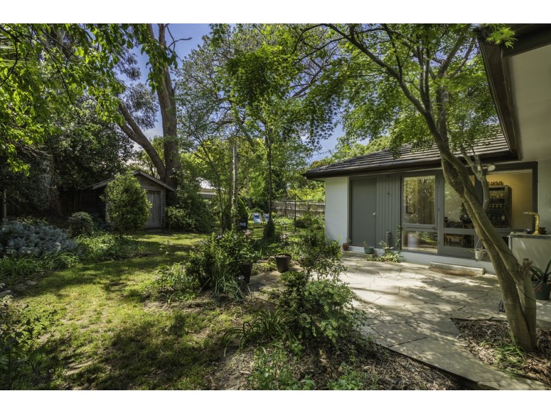 9 Noonan Grove, Woodend VIC 3442