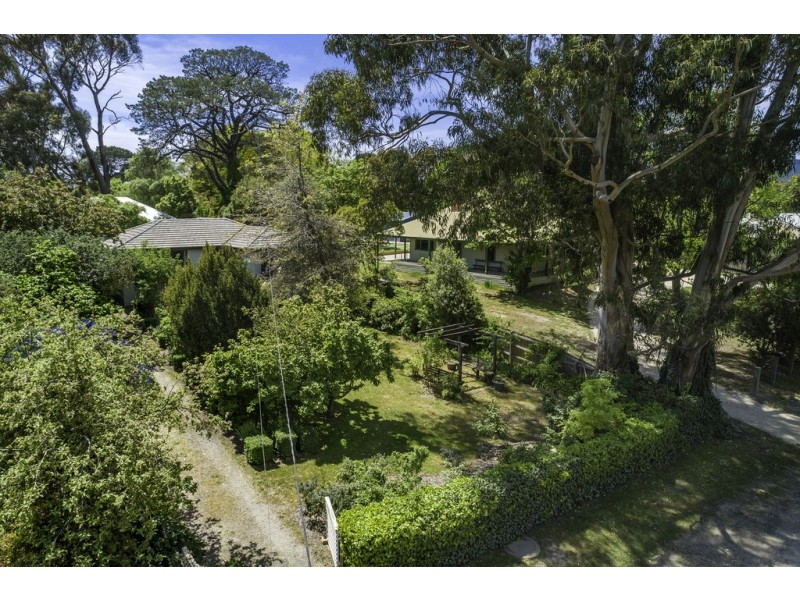 9 Noonan Grove, Woodend VIC 3442