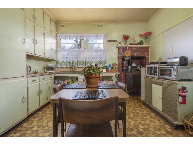 33 Anslow Street, Woodend VIC 3442