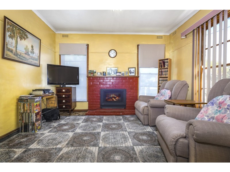 33 Anslow Street, Woodend VIC 3442