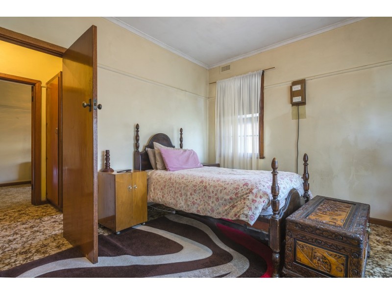 33 Anslow Street, Woodend VIC 3442