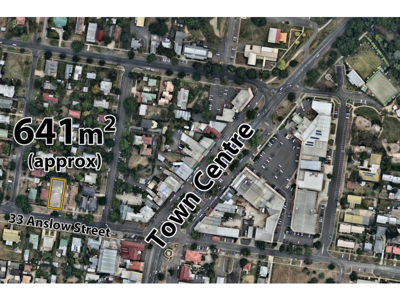33 Anslow Street, Woodend VIC 3442