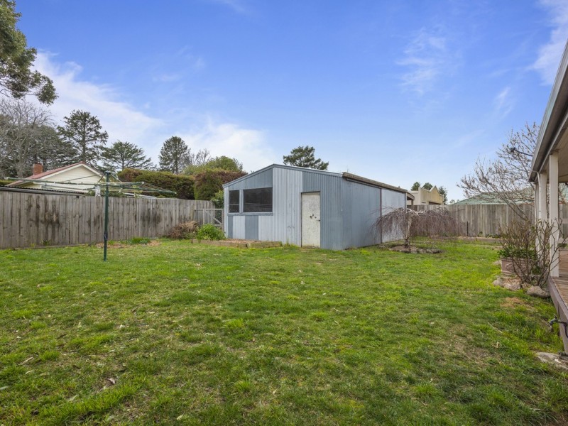 9 Anne Road, Woodend VIC 3442