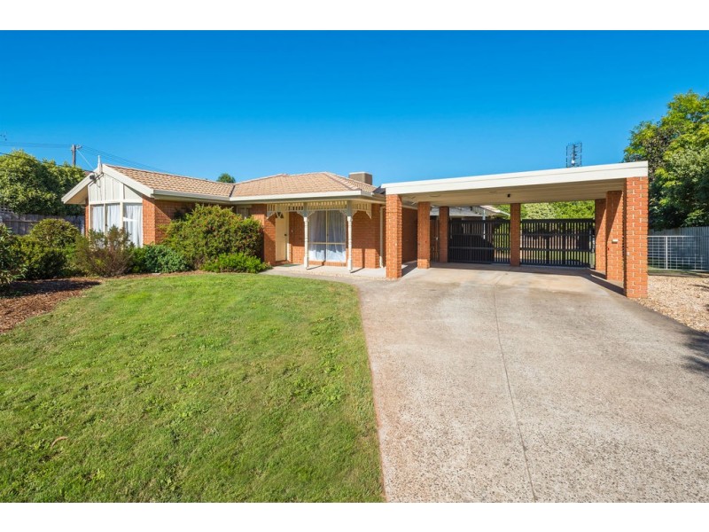 15 Stuart Drive, Woodend VIC 3442
