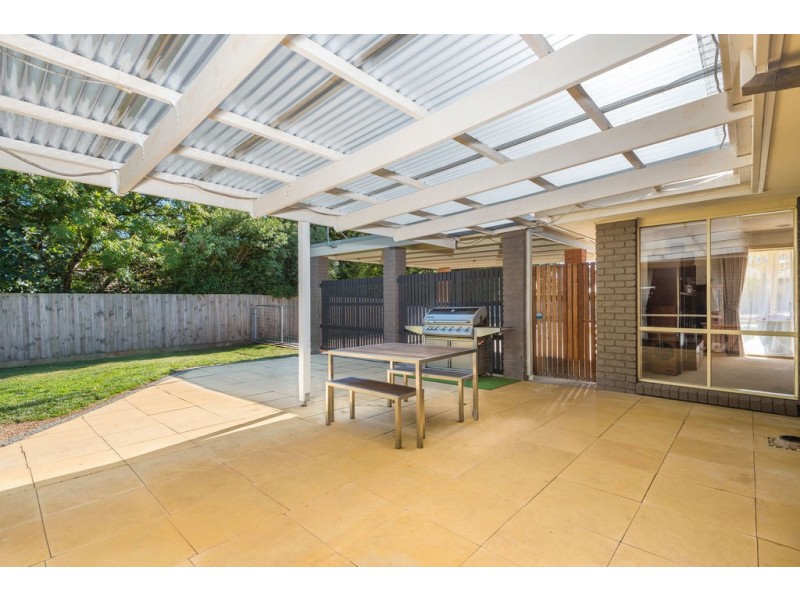 15 Stuart Drive, Woodend VIC 3442