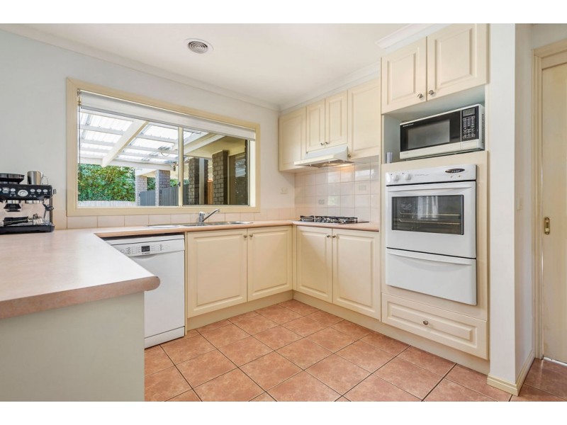 15 Stuart Drive, Woodend VIC 3442