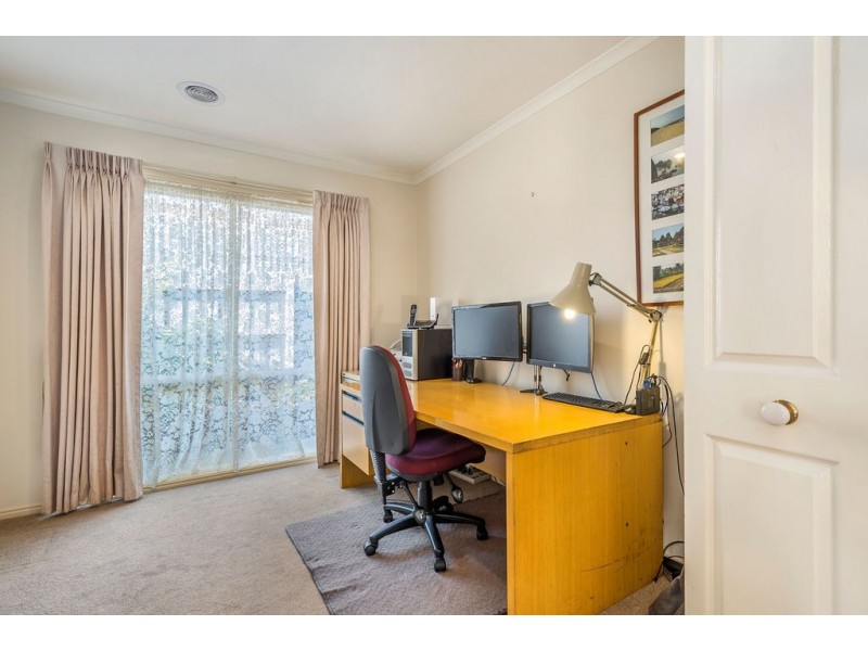 15 Stuart Drive, Woodend VIC 3442
