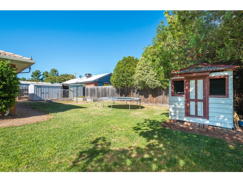 15 Stuart Drive, Woodend VIC 3442