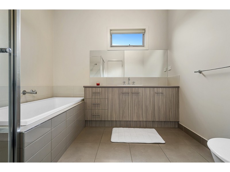 1A Tree Change Way, Woodend VIC 3442