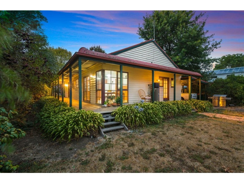 9A Collier Street, Woodend VIC 3442