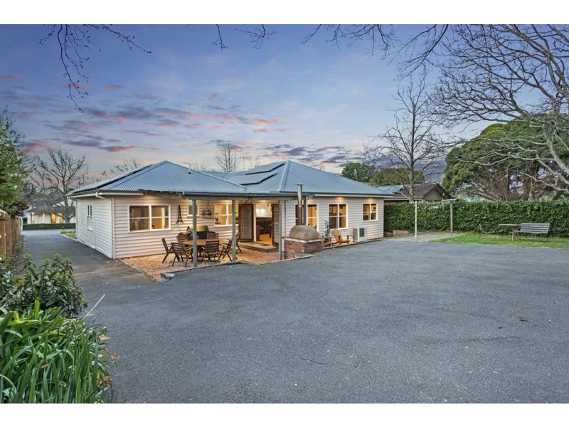 50 Urquhart Street, Woodend VIC 3442