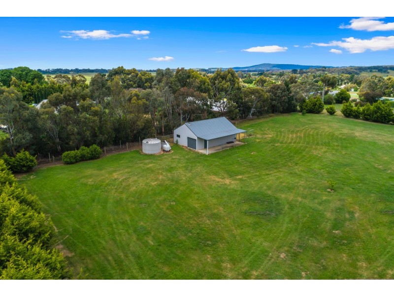 8 Ebden Street, Carlsruhe VIC 3442