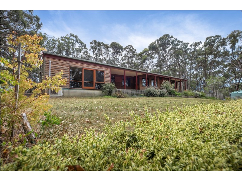 1002 Blackforest Drive, Woodend VIC 3442