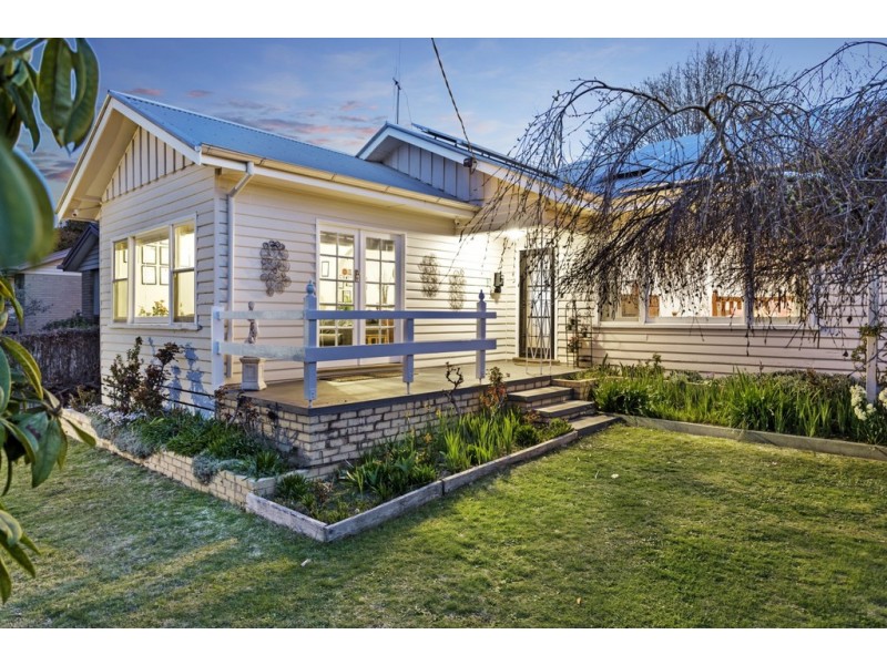 50 Urquhart Street, Woodend VIC 3442