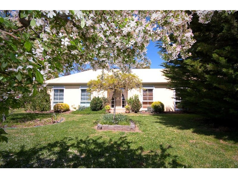 48 FAIRBAIRN PLACE, Kyneton VIC 3444