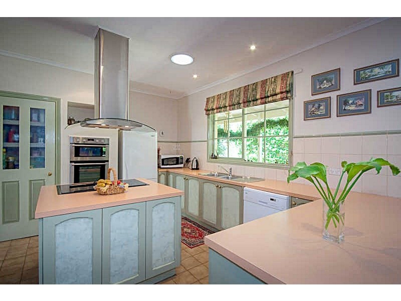 48 FAIRBAIRN PLACE, Kyneton VIC 3444