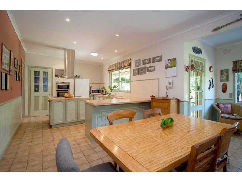 48 FAIRBAIRN PLACE, Kyneton VIC 3444