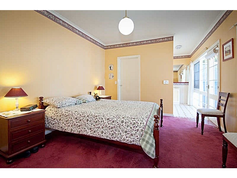 48 FAIRBAIRN PLACE, Kyneton VIC 3444