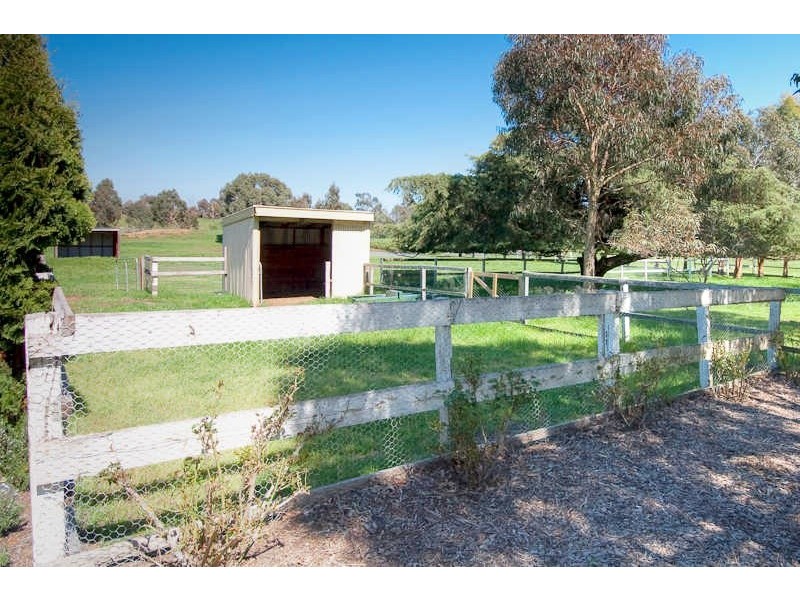 48 FAIRBAIRN PLACE, Kyneton VIC 3444