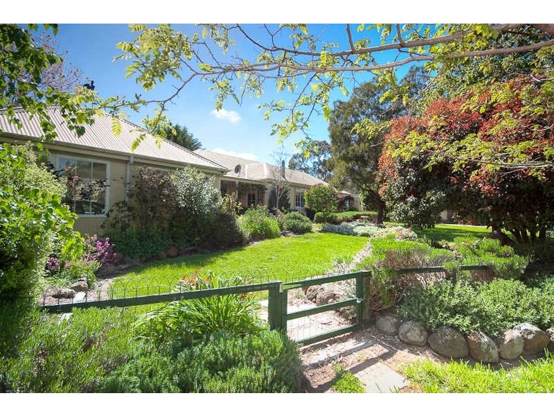 48 FAIRBAIRN PLACE, Kyneton VIC 3444