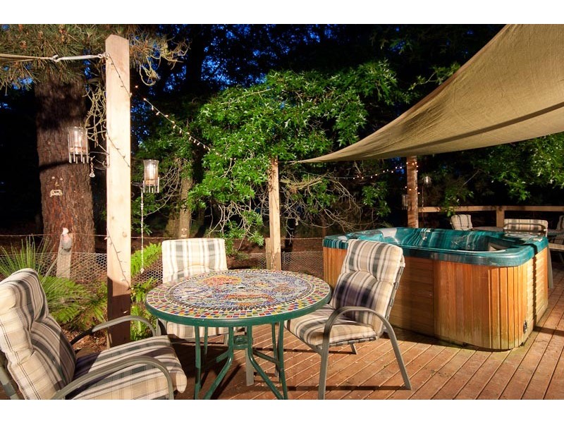 11 BLACKBERRY LANE, Woodend VIC 3442