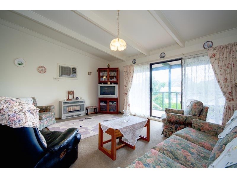 6 Arnold Court, Woodend VIC 3442