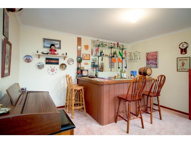 6 Arnold Court, Woodend VIC 3442