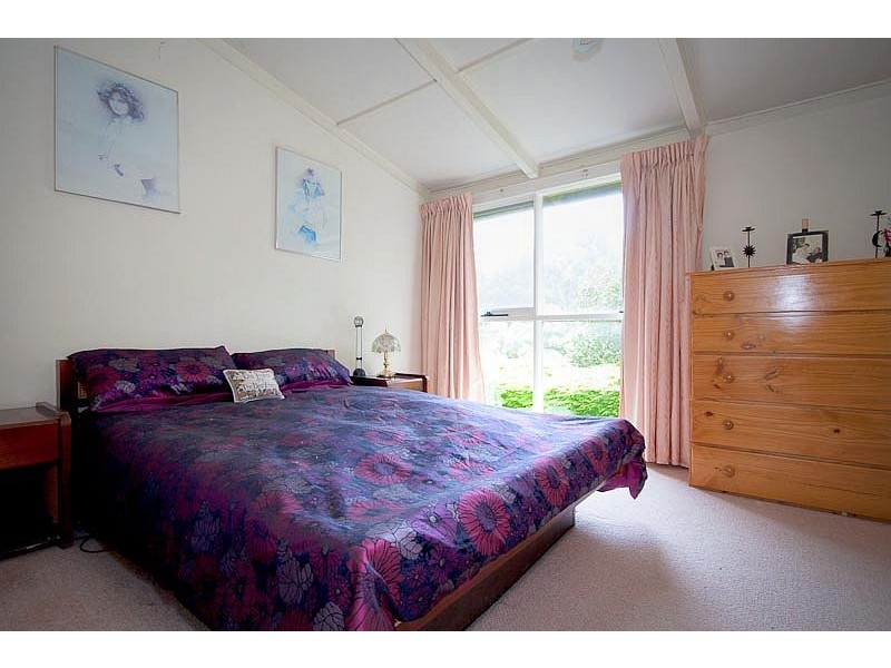 6 Arnold Court, Woodend VIC 3442