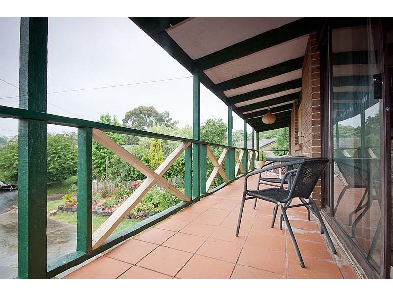 6 Arnold Court, Woodend VIC 3442