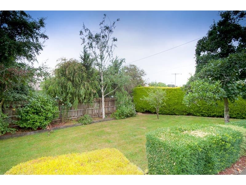 6 Arnold Court, Woodend VIC 3442