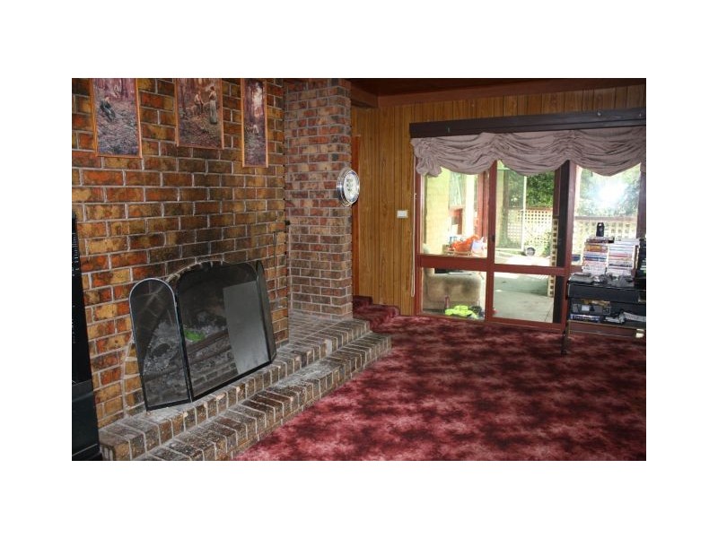 36 Ashbourne Road, Woodend VIC 3442