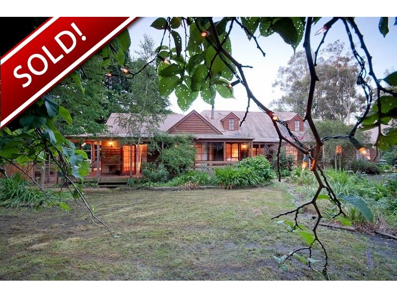 11 BLACKBERRY LANE, Woodend VIC 3442