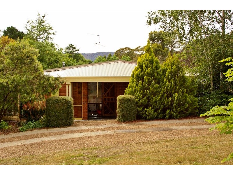 8 Goldies Lane, Woodend VIC 3442