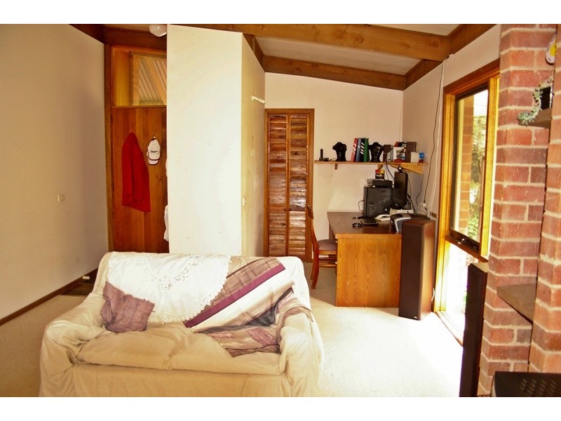 8 Goldies Lane, Woodend VIC 3442