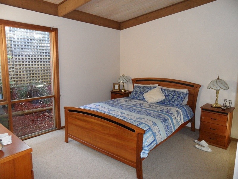 8 Goldies Lane, Woodend VIC 3442