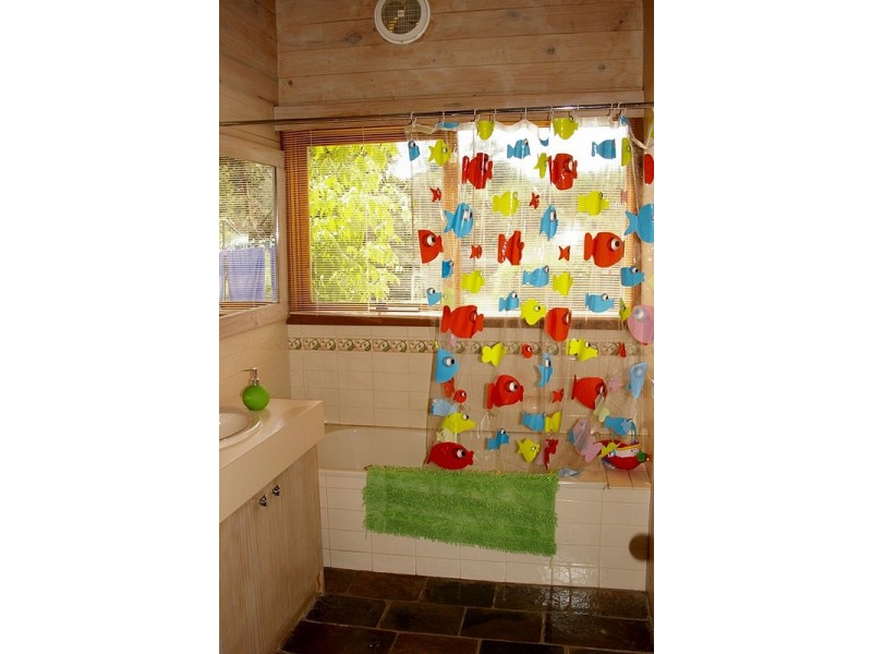 8 Goldies Lane, Woodend VIC 3442