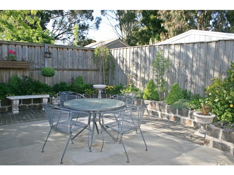 Unit 5 – 16 Corinella Road, Woodend VIC 3442