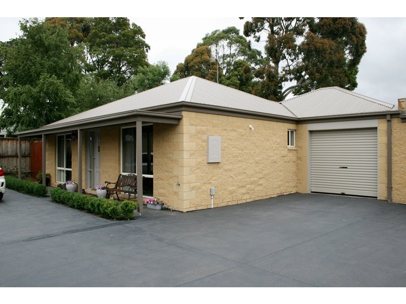 Unit 5 – 16 Corinella Road, Woodend VIC 3442