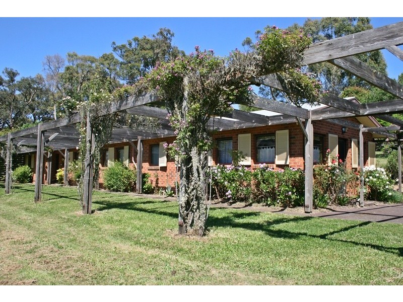 185 Mahoneys Road, Woodend VIC 3442