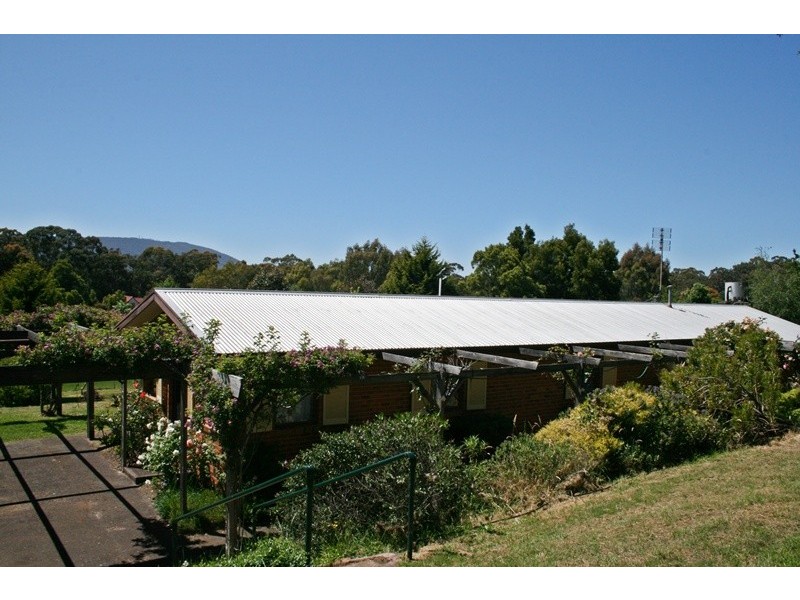 185 Mahoneys Road, Woodend VIC 3442