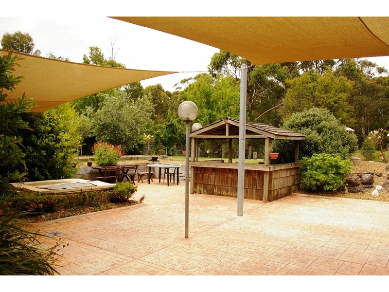 157 Slatey Creek Road, Woodend VIC 3442