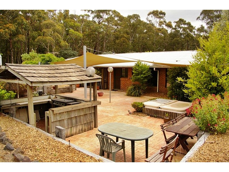 157 Slatey Creek Road, Woodend VIC 3442