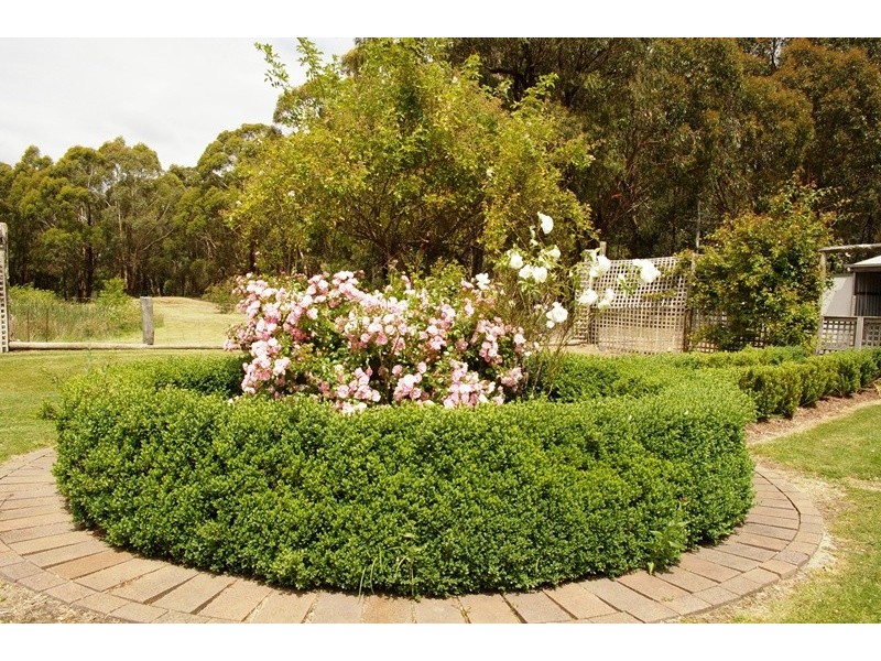 157 Slatey Creek Road, Woodend VIC 3442